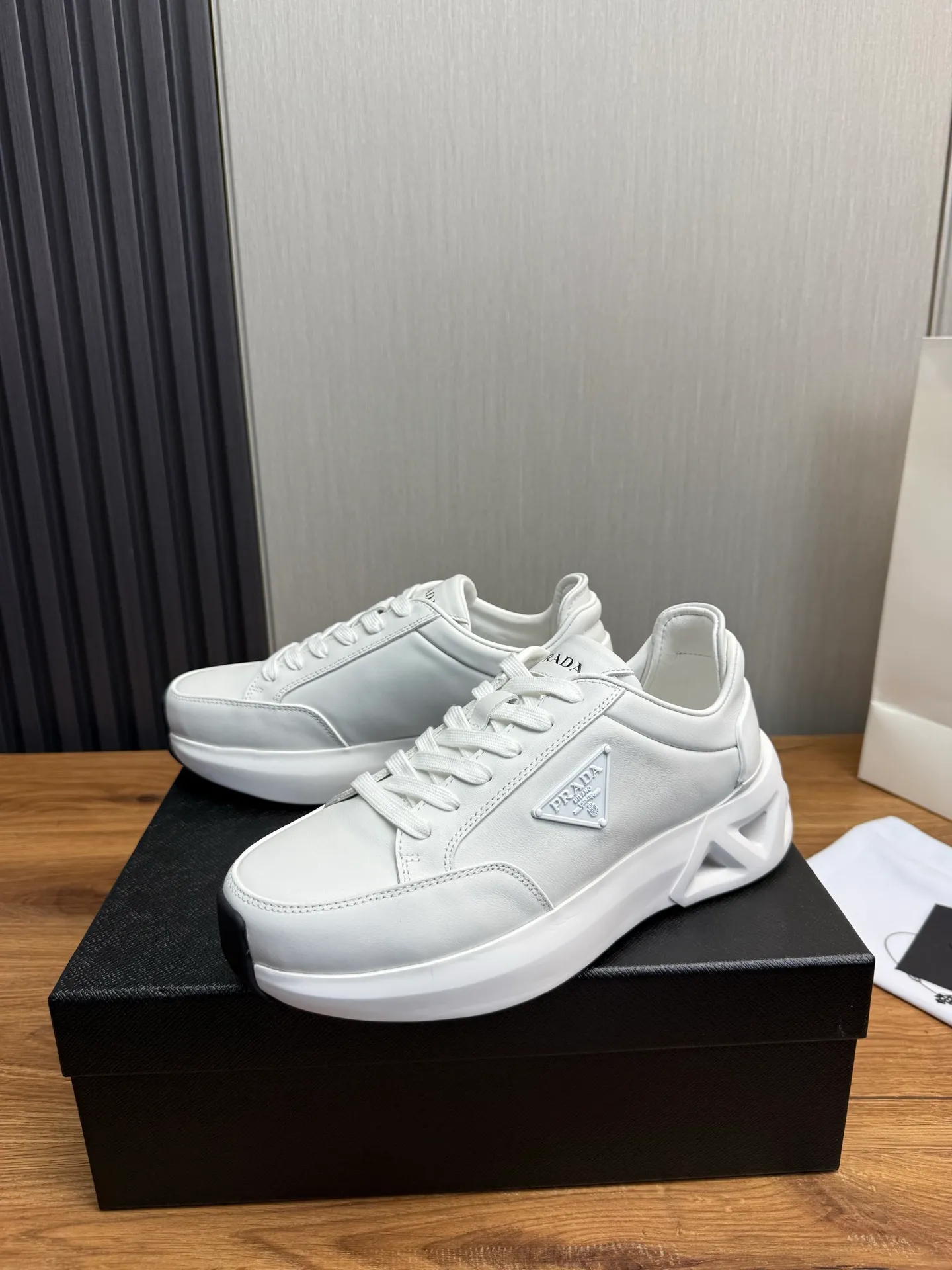 Men's shoes 💰820💰 [PRADA] New models synchronized with the official website, high-quality shipments ✔️Best sellers🔥 Original cowhide + cowhide lining, 1🆚1 replica, original bottom, 38-45 (men's 38.45 custom-made, non-returnable)